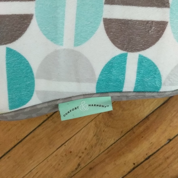 Nursing Pillow - Picture 2 of 4